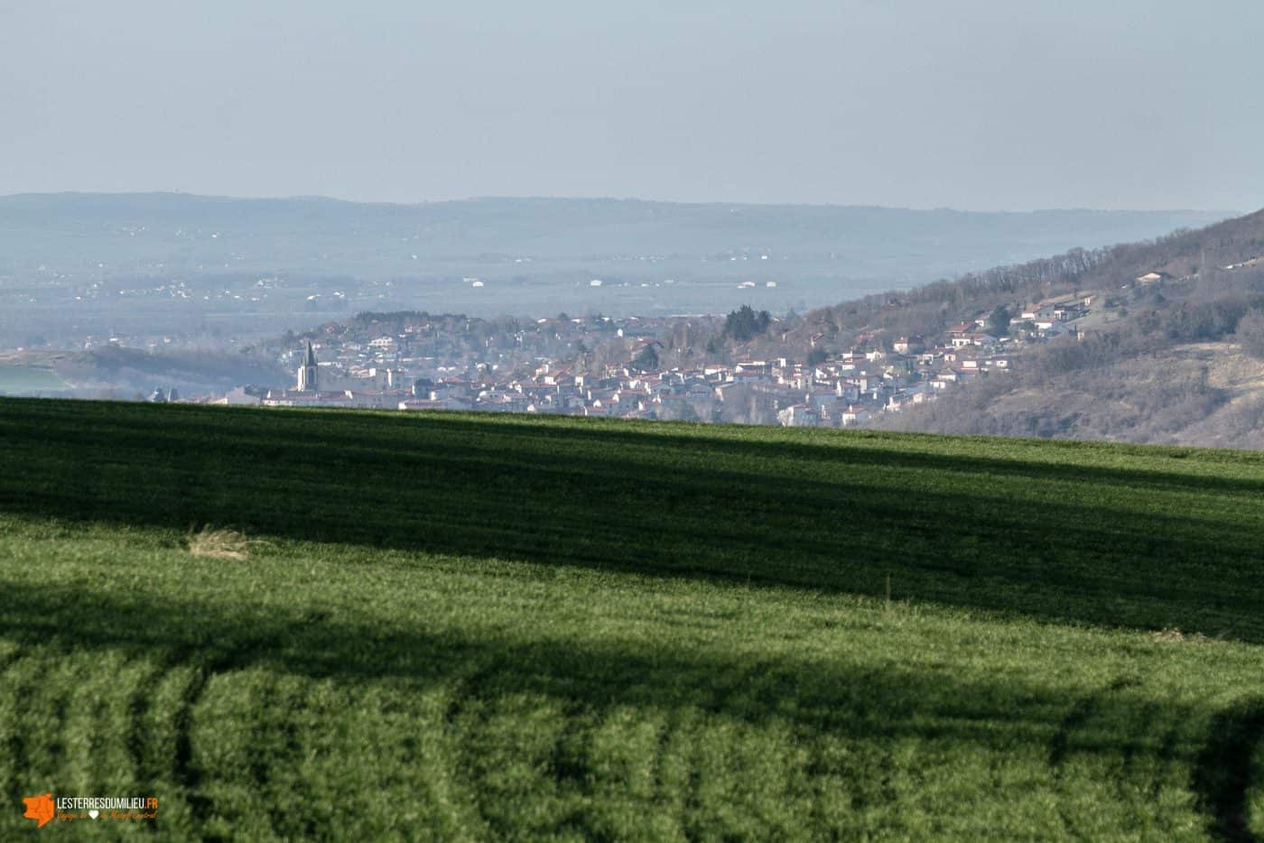 Vue sur le Livradois et la Limagne depuis Busséol