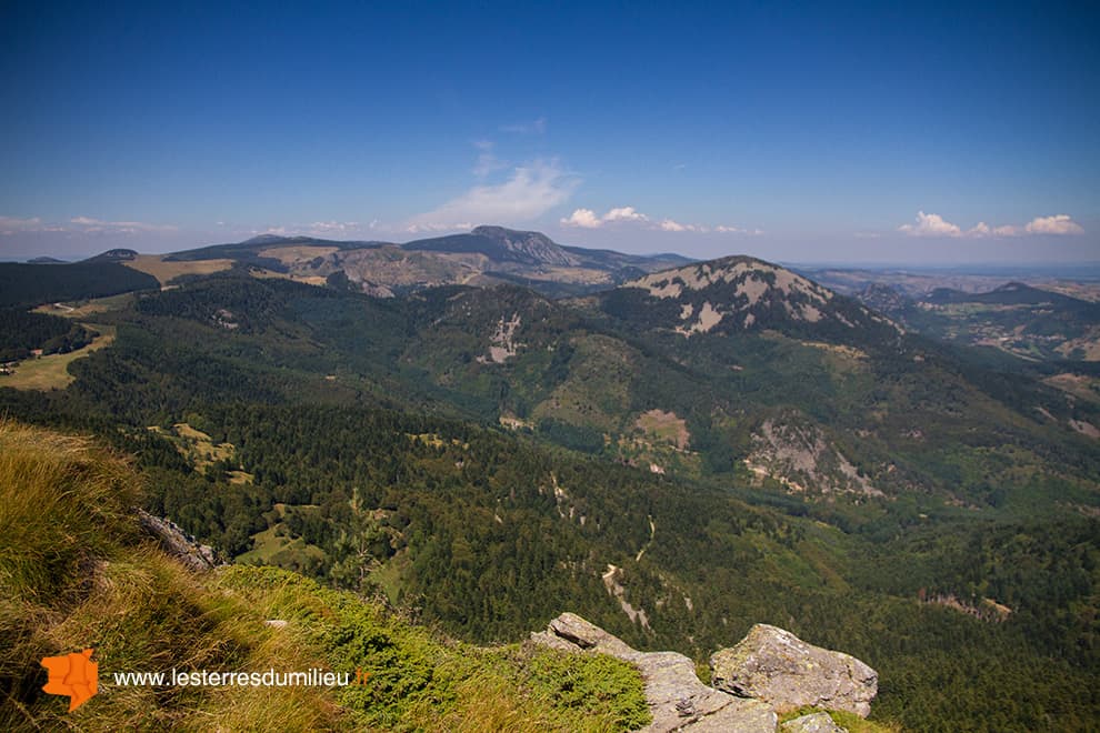 La vue depuis le sommet du Gerbier de Jonc sur l'Ardèche