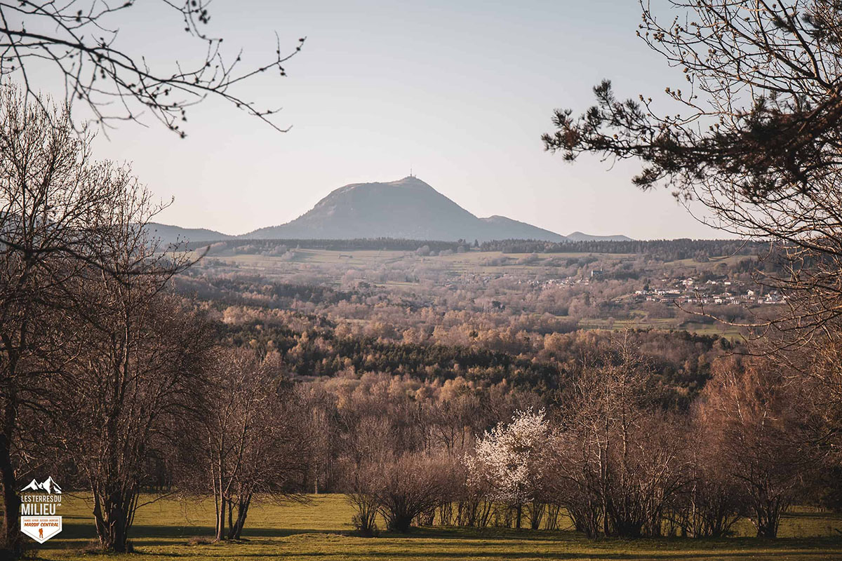 Puy de Dôme depuis le GR30 en Auvergne