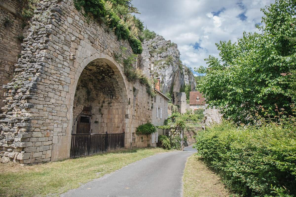 ruine village vallée célé