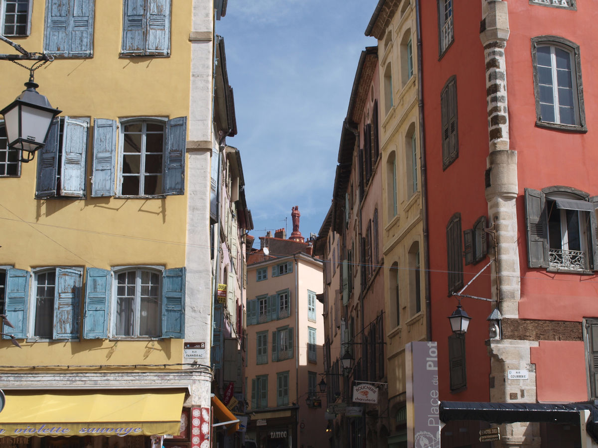 La place du Plot au Puy-en-Velay