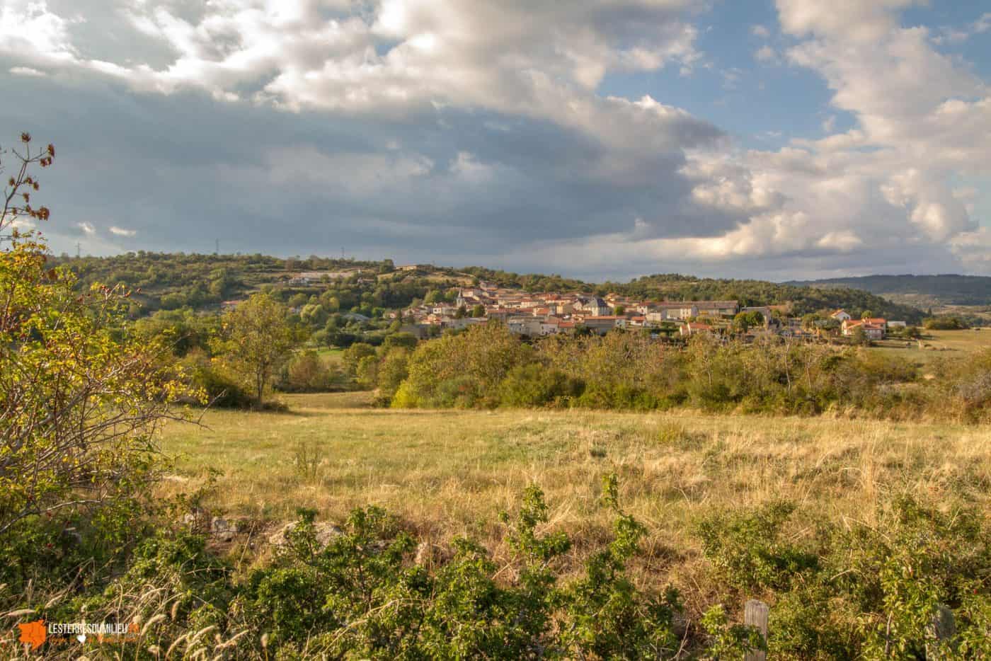 Le village de Cournols en Auvergne