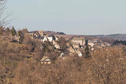 Saint-Urcize, du village à la station