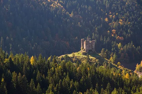 Autour du château d'Alleuze