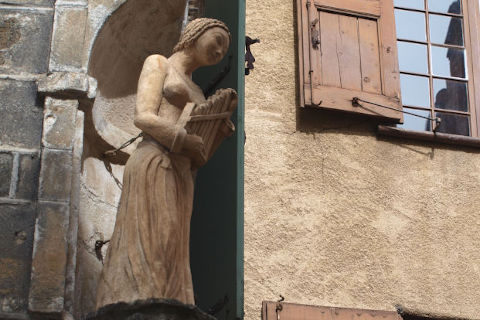 A la recherche des statuettes du Puy-en-Velay