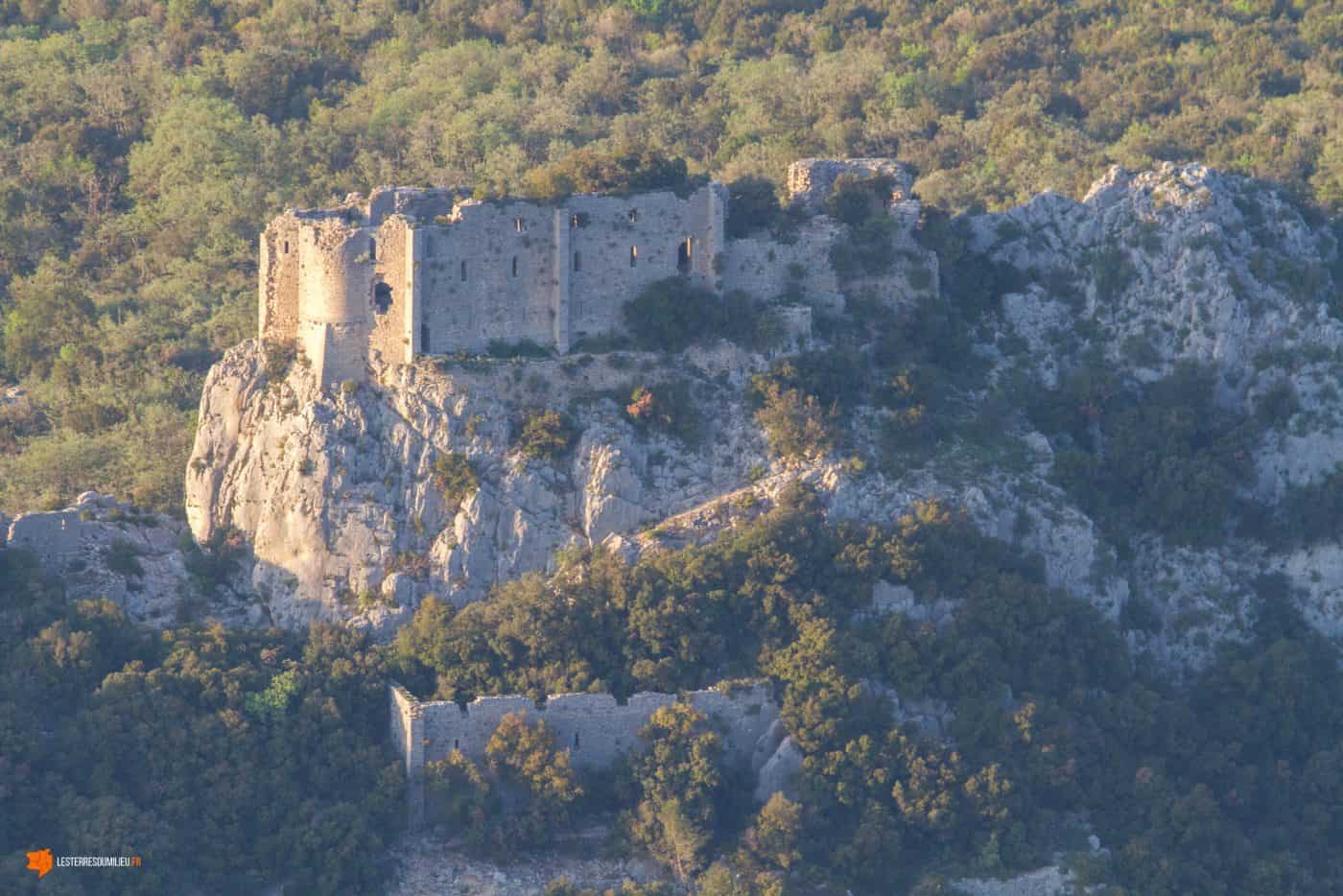 château visible depuis le pic saint-loup