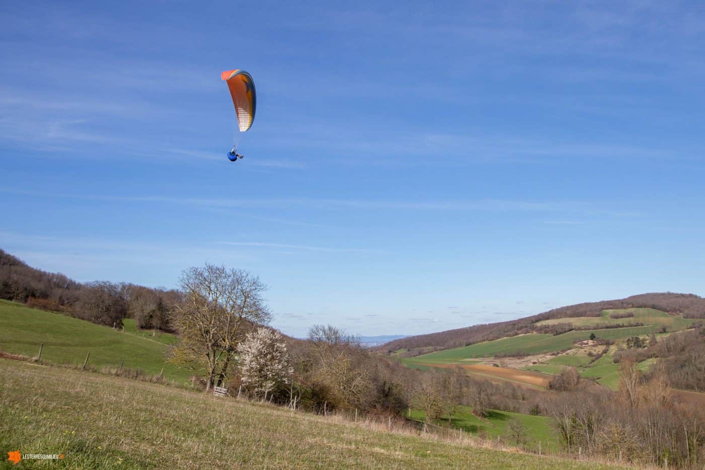 Parapentiste au puy Saint-Romain