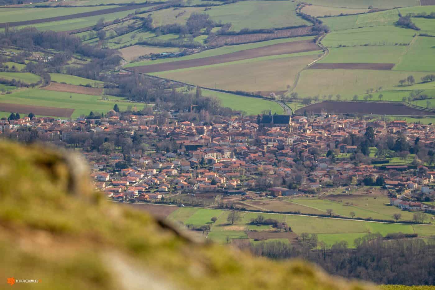 Vic-le-Comte depuis le puy saint-romain