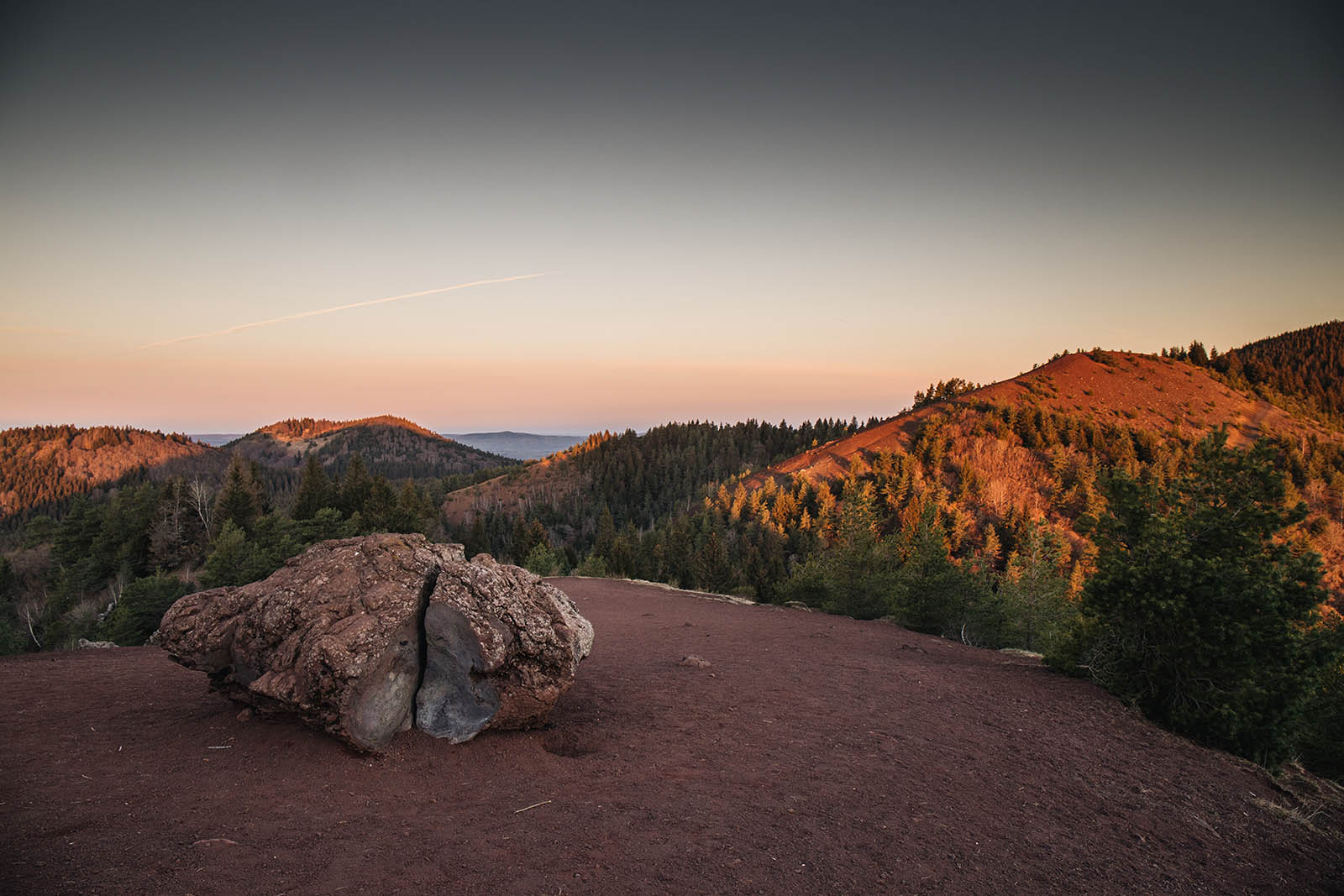 Volcans de la Chaîne des Puys depuis le puy de La Vache