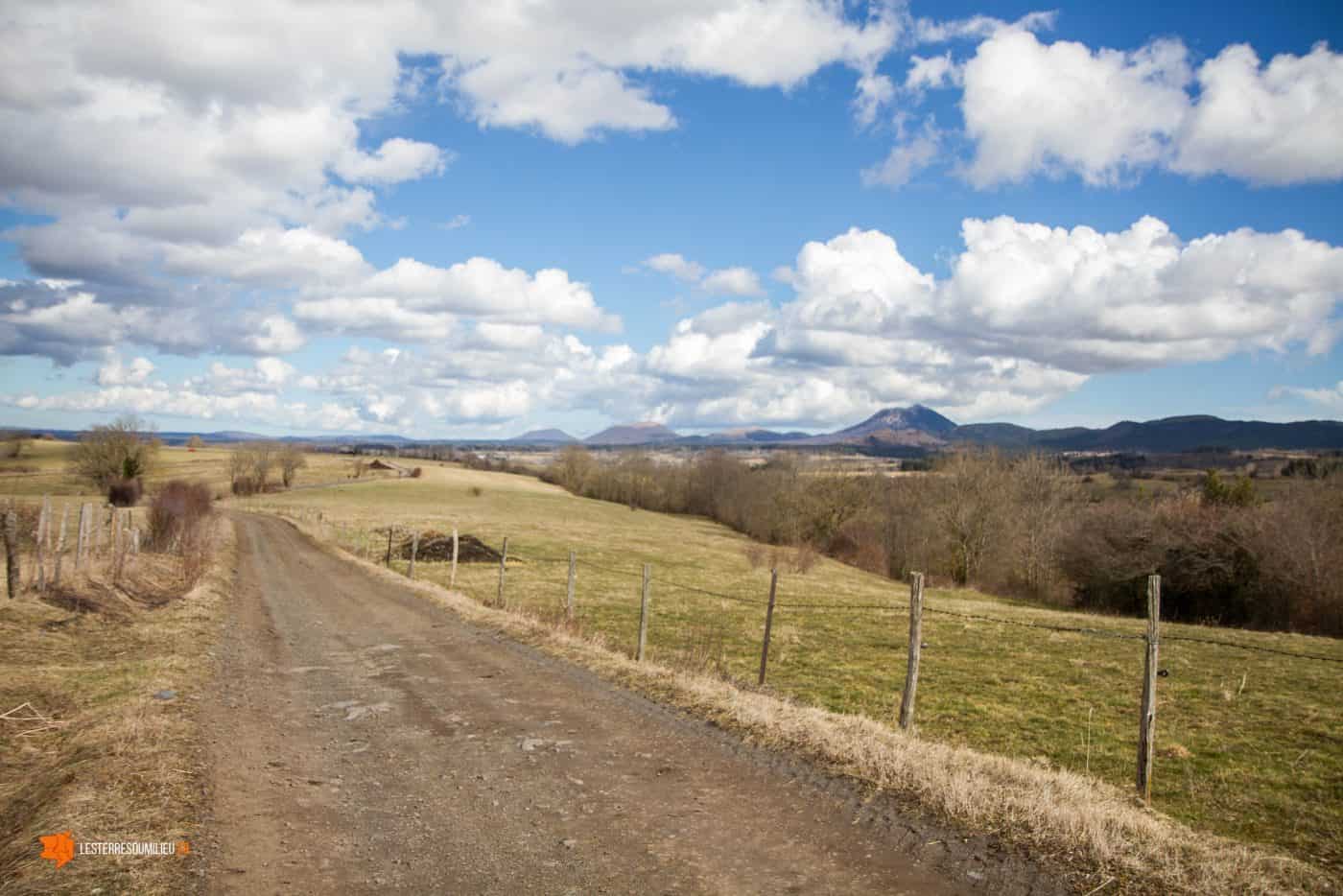 Sentier entre Vareilles et Voissieux dans le Puy-de-Döme